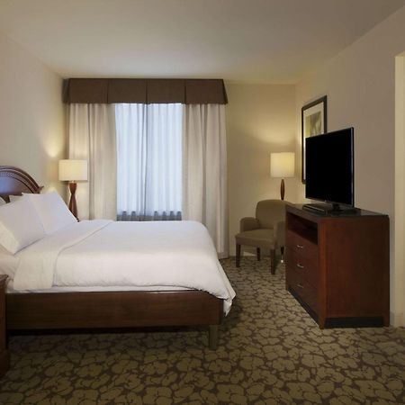 Hilton Garden Inn Virginia Beach Town Center Bagian luar foto