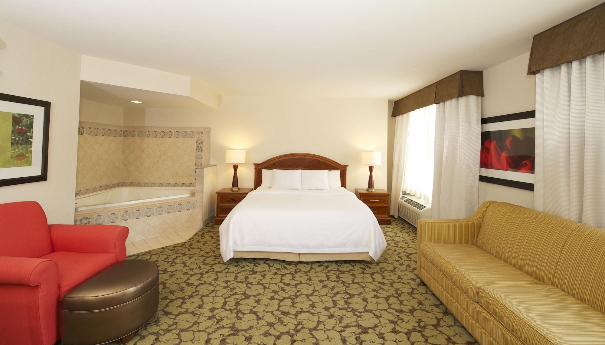 Hilton Garden Inn Virginia Beach Town Center Bagian luar foto