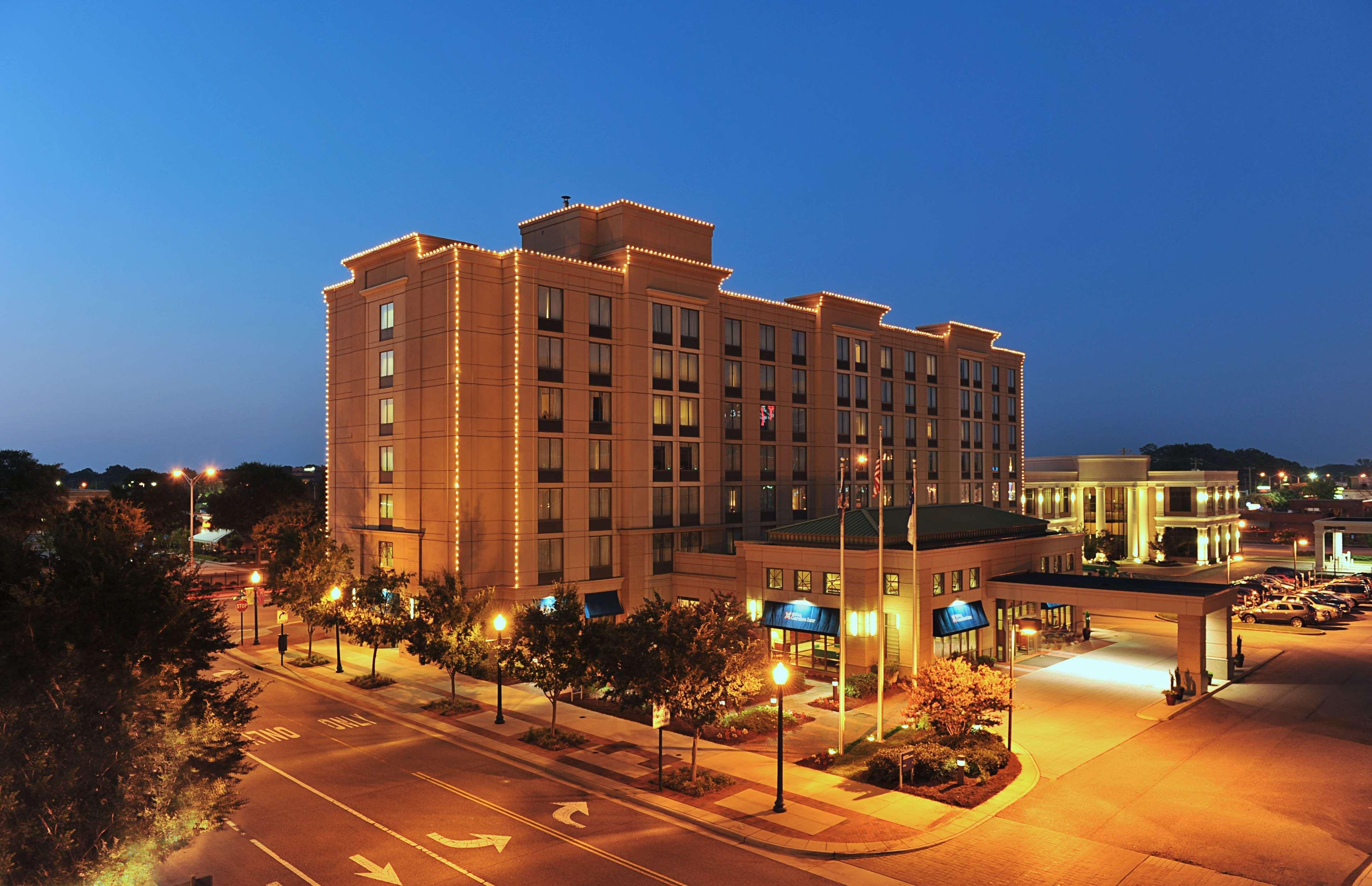 Hilton Garden Inn Virginia Beach Town Center Bagian luar foto