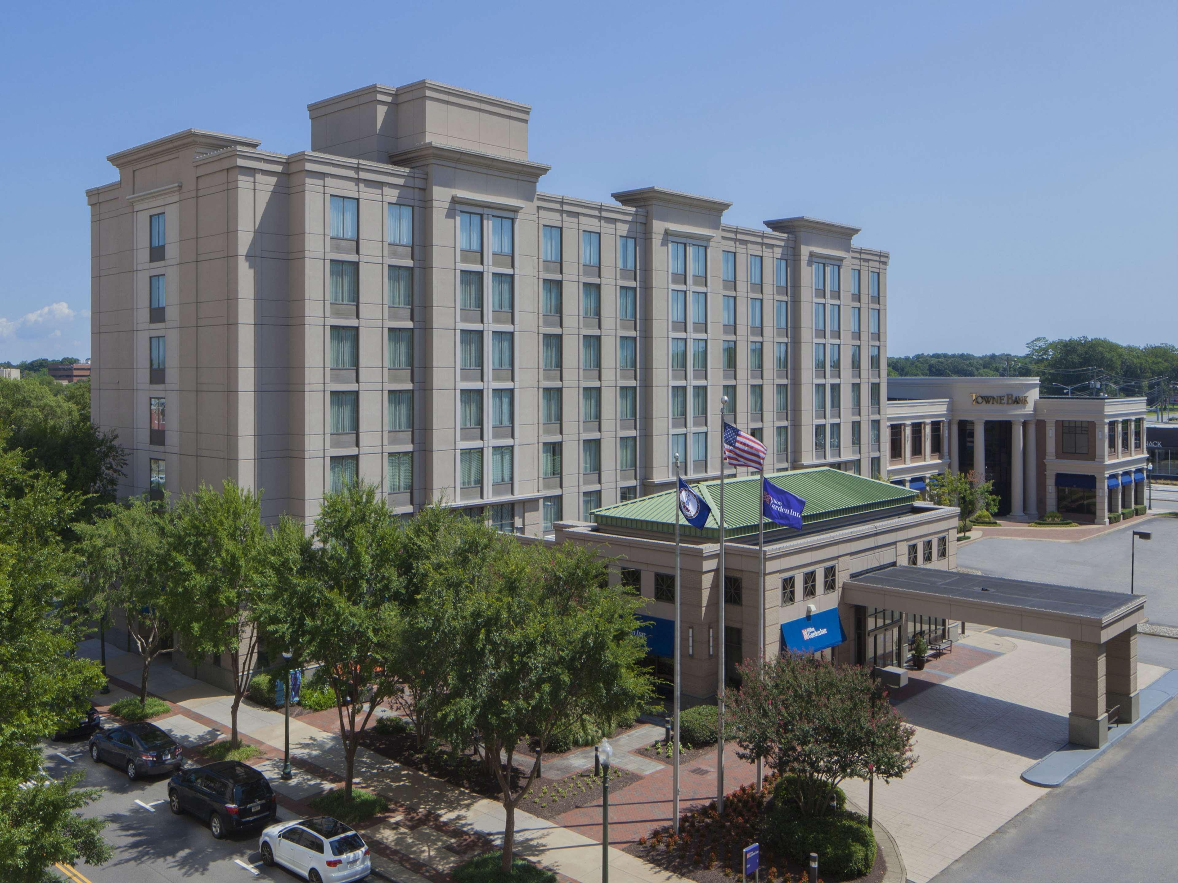 Hilton Garden Inn Virginia Beach Town Center Bagian luar foto
