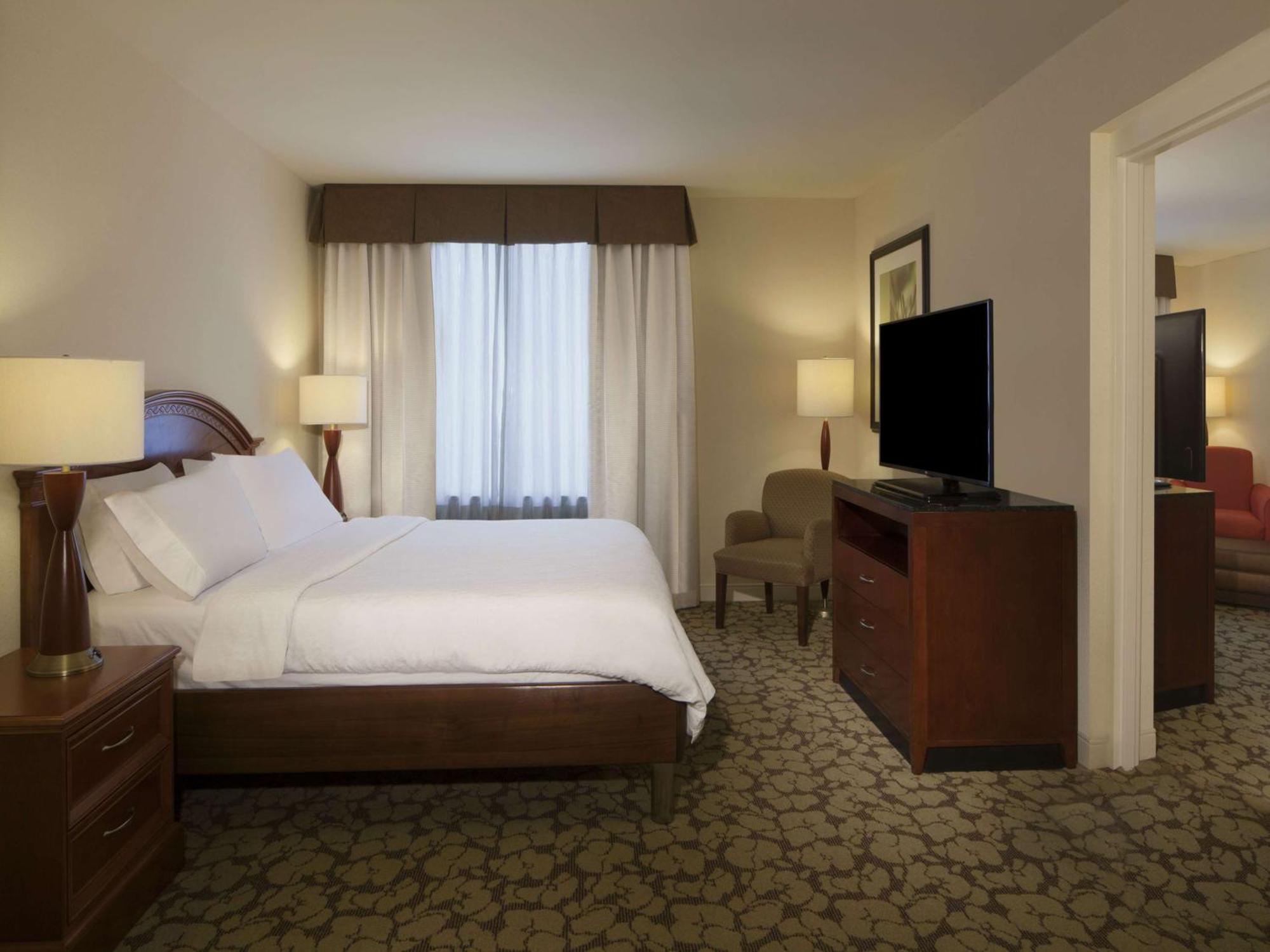 Hilton Garden Inn Virginia Beach Town Center Bagian luar foto