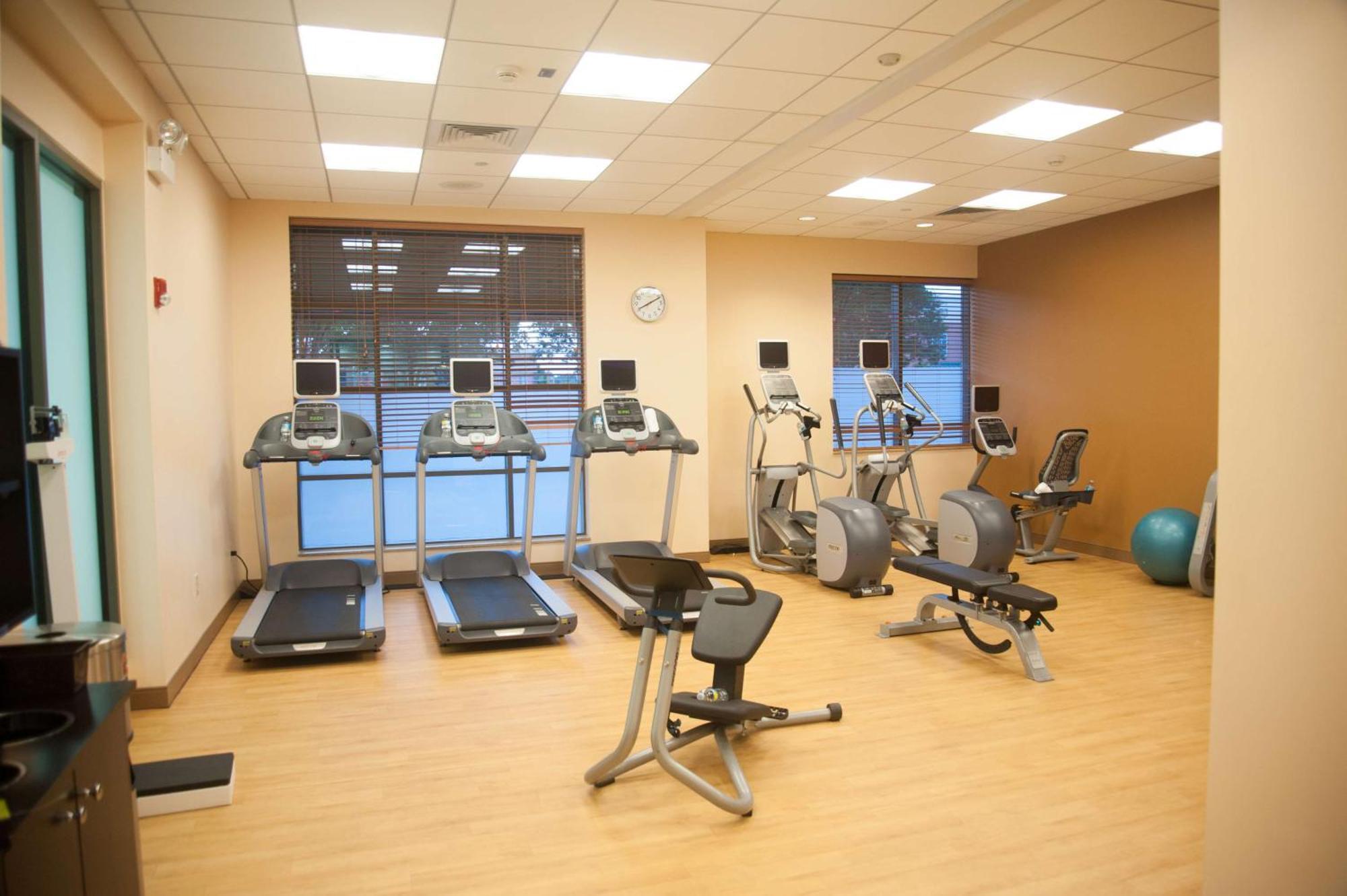 Hilton Garden Inn Virginia Beach Town Center Bagian luar foto
