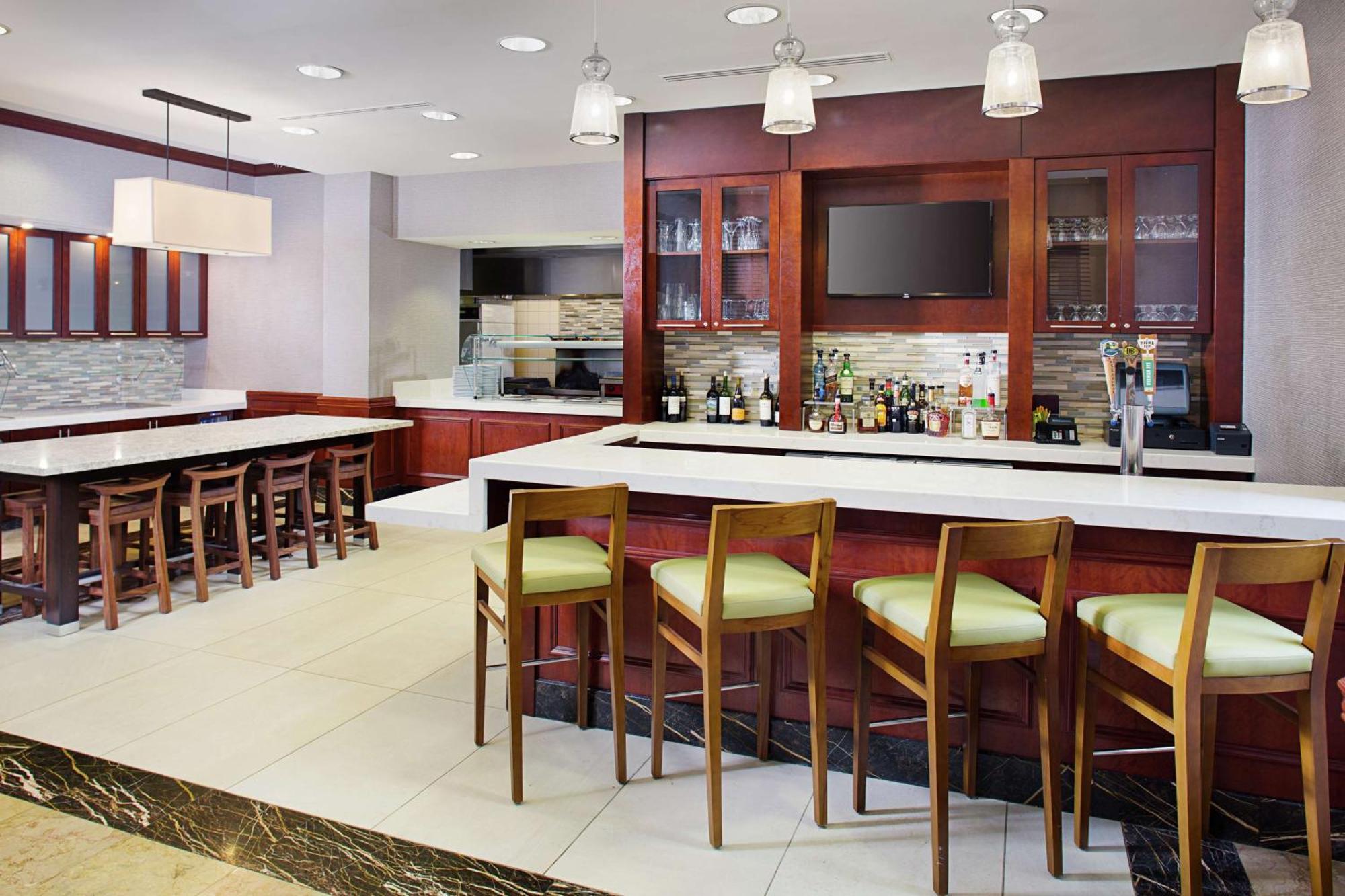 Hilton Garden Inn Virginia Beach Town Center Bagian luar foto