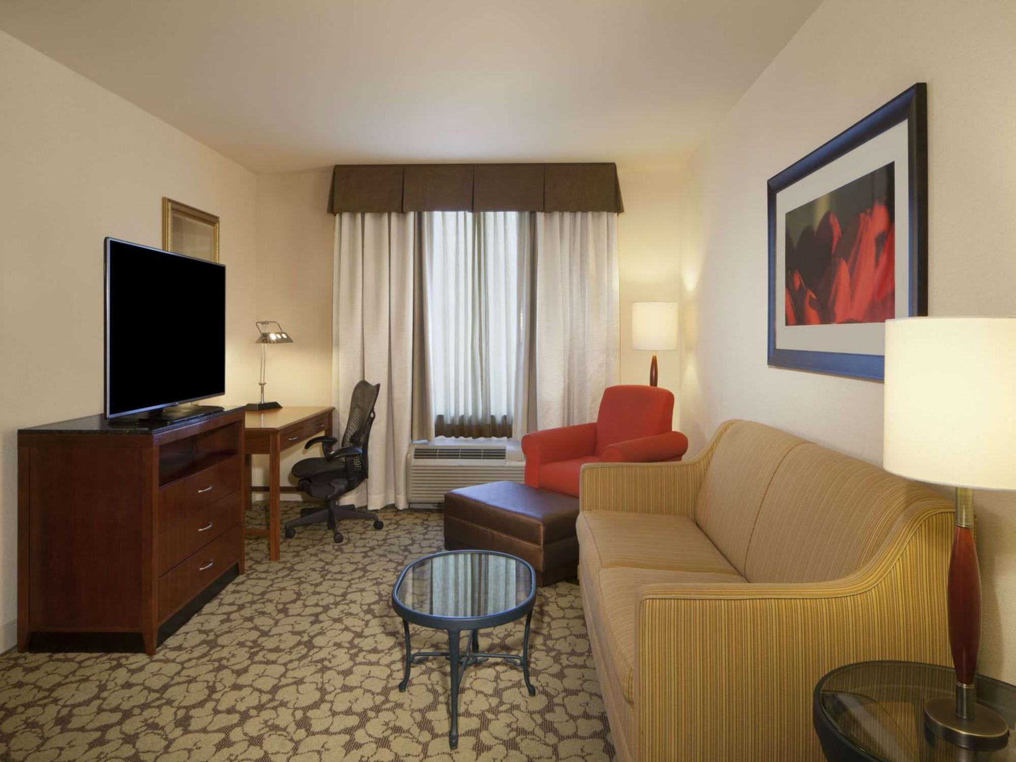 Hilton Garden Inn Virginia Beach Town Center Bagian luar foto
