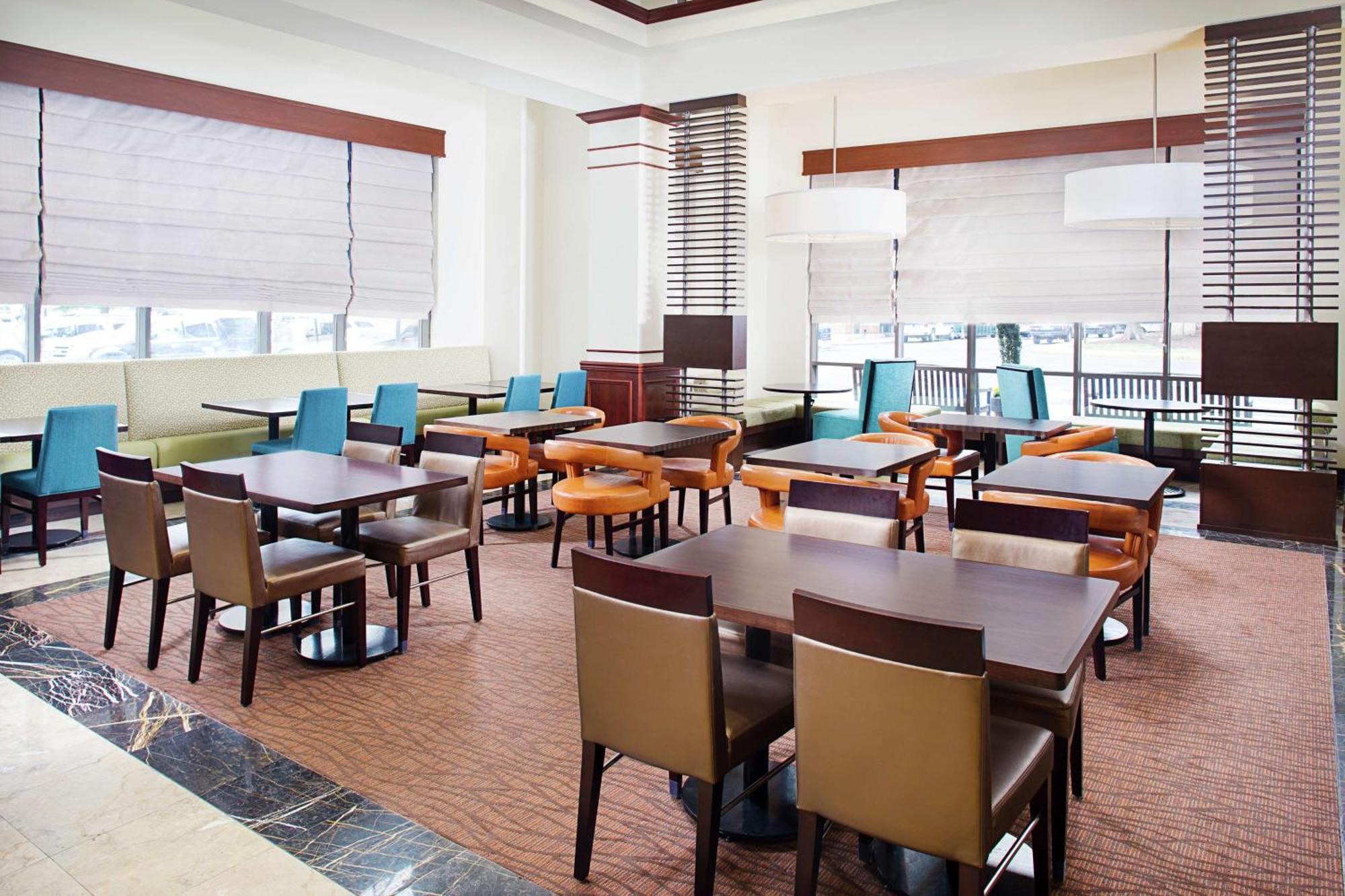 Hilton Garden Inn Virginia Beach Town Center Bagian luar foto