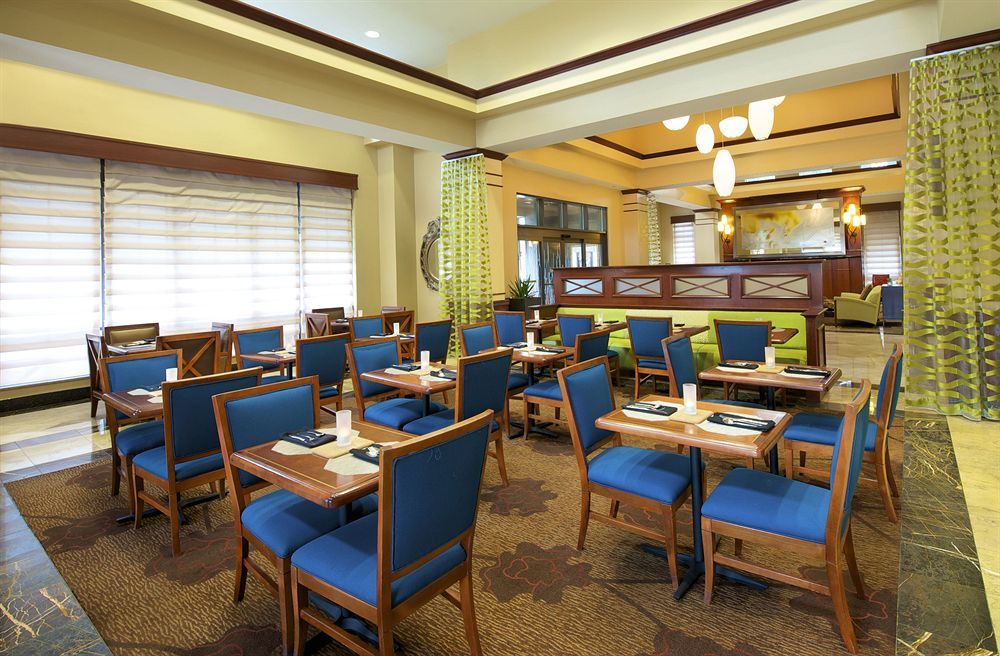 Hilton Garden Inn Virginia Beach Town Center Bagian luar foto