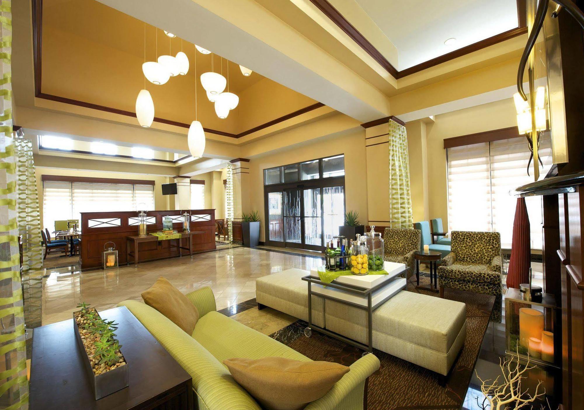 Hilton Garden Inn Virginia Beach Town Center Bagian luar foto