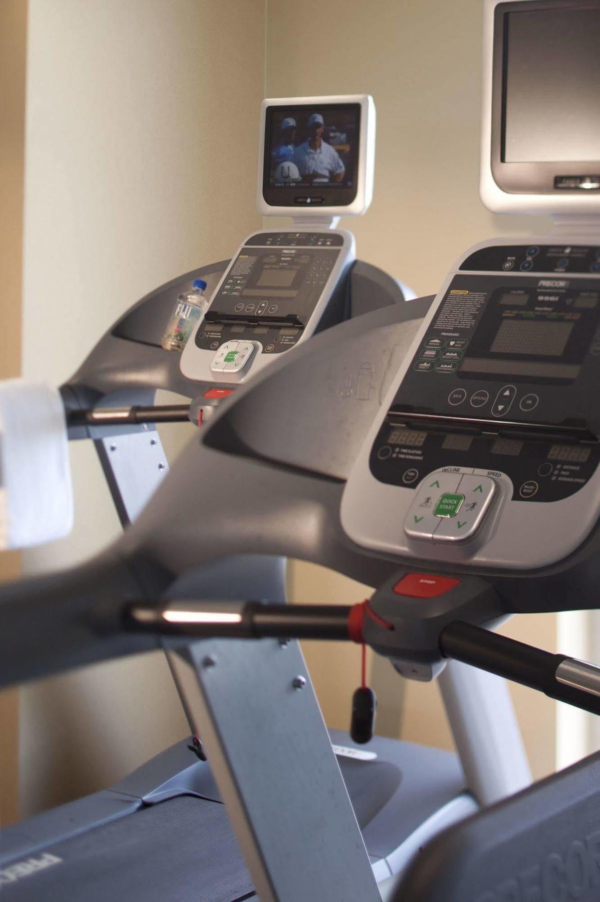 Hilton Garden Inn Virginia Beach Town Center Bagian luar foto