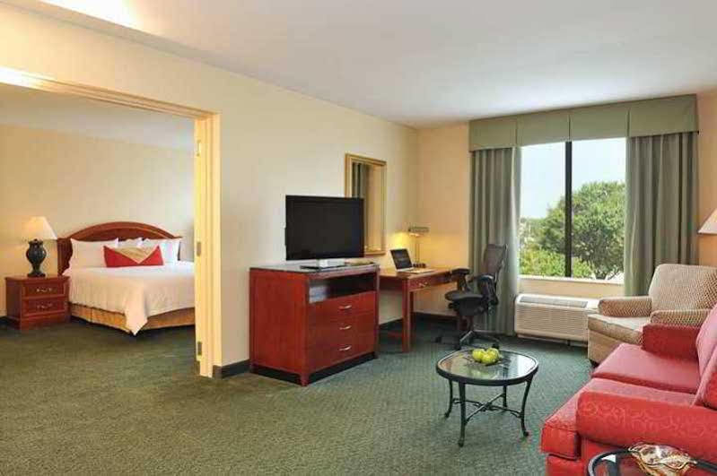 Hilton Garden Inn Virginia Beach Town Center Bagian luar foto